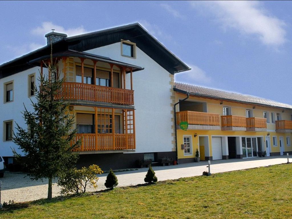 Villa Tourist Farm Salamun Banovci Exterior foto